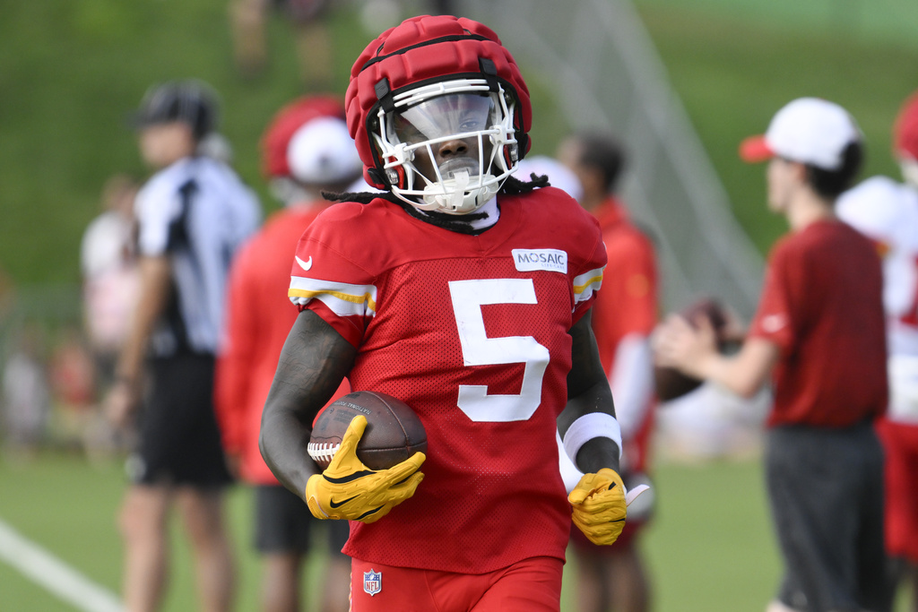 PFHOFAmbassador's tweet image. Marquise Brown, @Chiefs WR - In his first season with the Chiefs, averaged 45.5 yards receiving per game - 2 games played - the 2nd highest average by a Chiefs WR in 2024 (Per Pro Football Reference) #NFL #NFLDraft #Chiefs #ChiefsKingdom #Kansascitychiefs #NFLSchedule