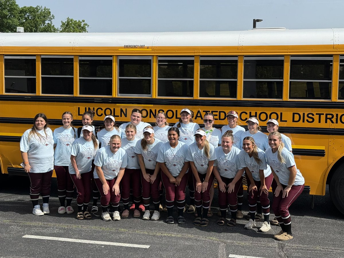 LincolnWolvesSB's tweet image. Lady Wolves lost a tough 3-2 game against Melbourne this afternoon! We are so proud of all they have accomplished this season and will really miss our seniors! 🐺🥎 #goladywolves