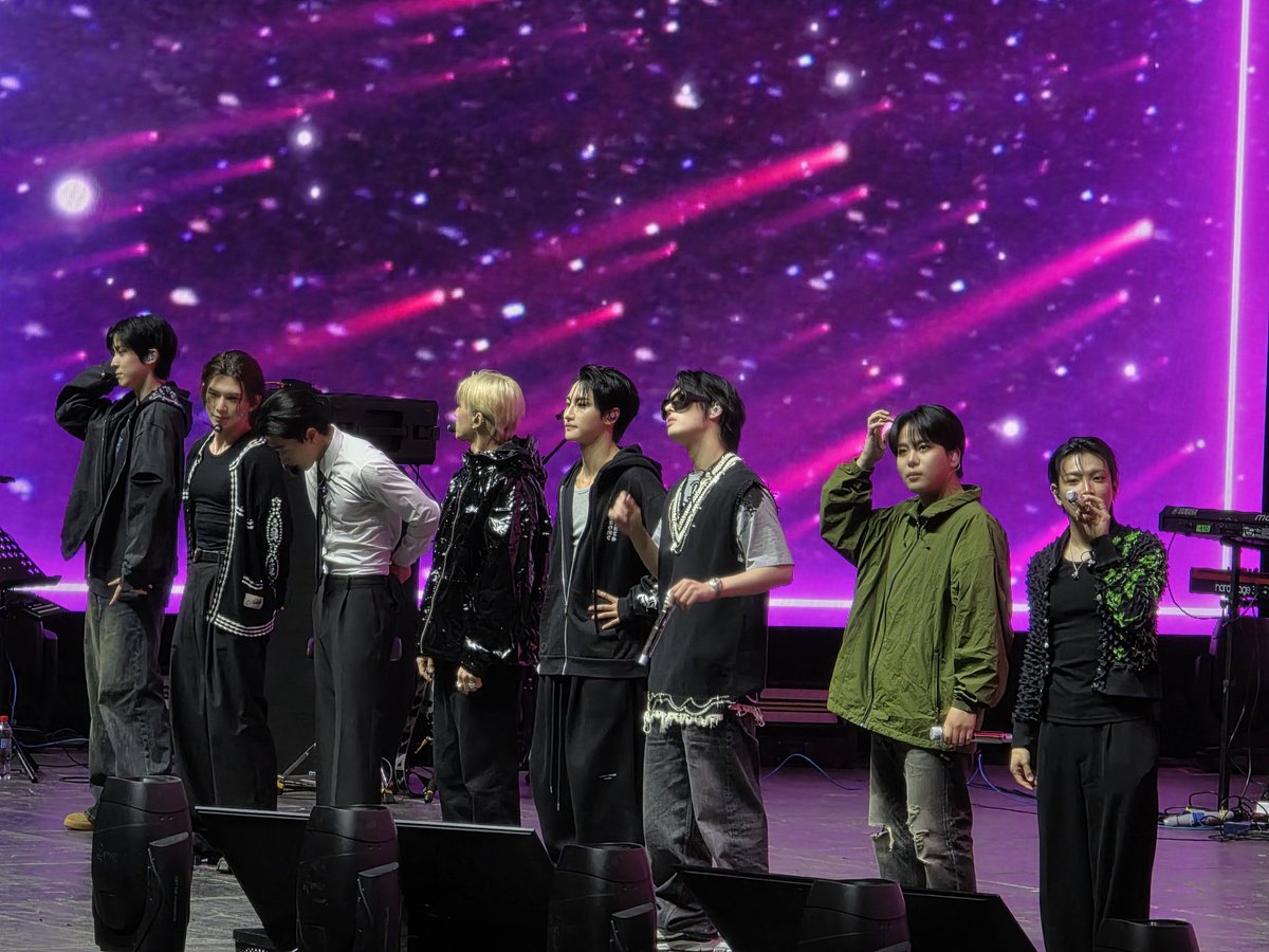 JWYcomfort's tweet photo. Our boys 😭💓 https://t.co/Bydzy4wKlH
