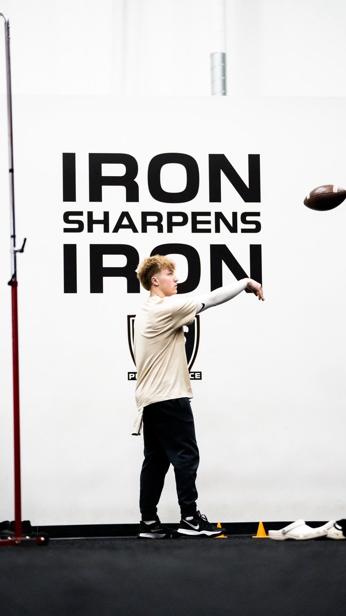 612 Quarterbacks tweet media