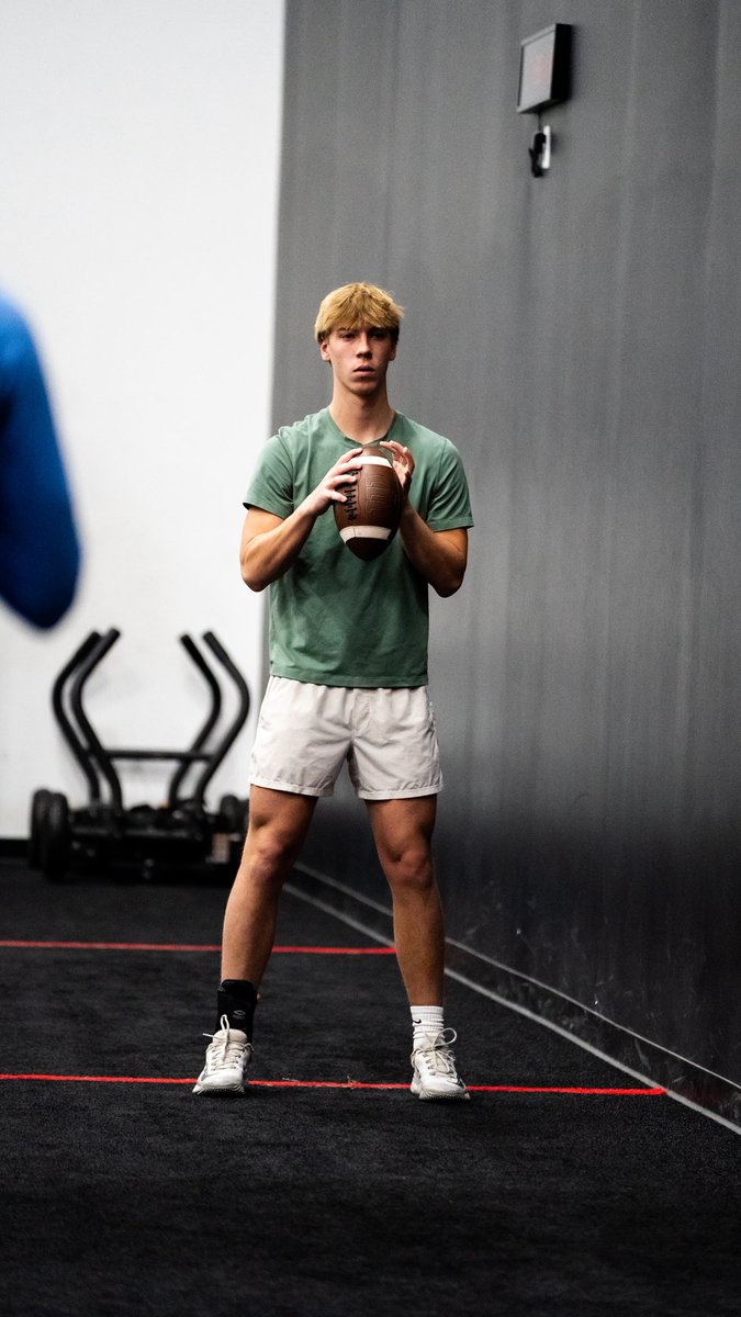 612 Quarterbacks tweet media