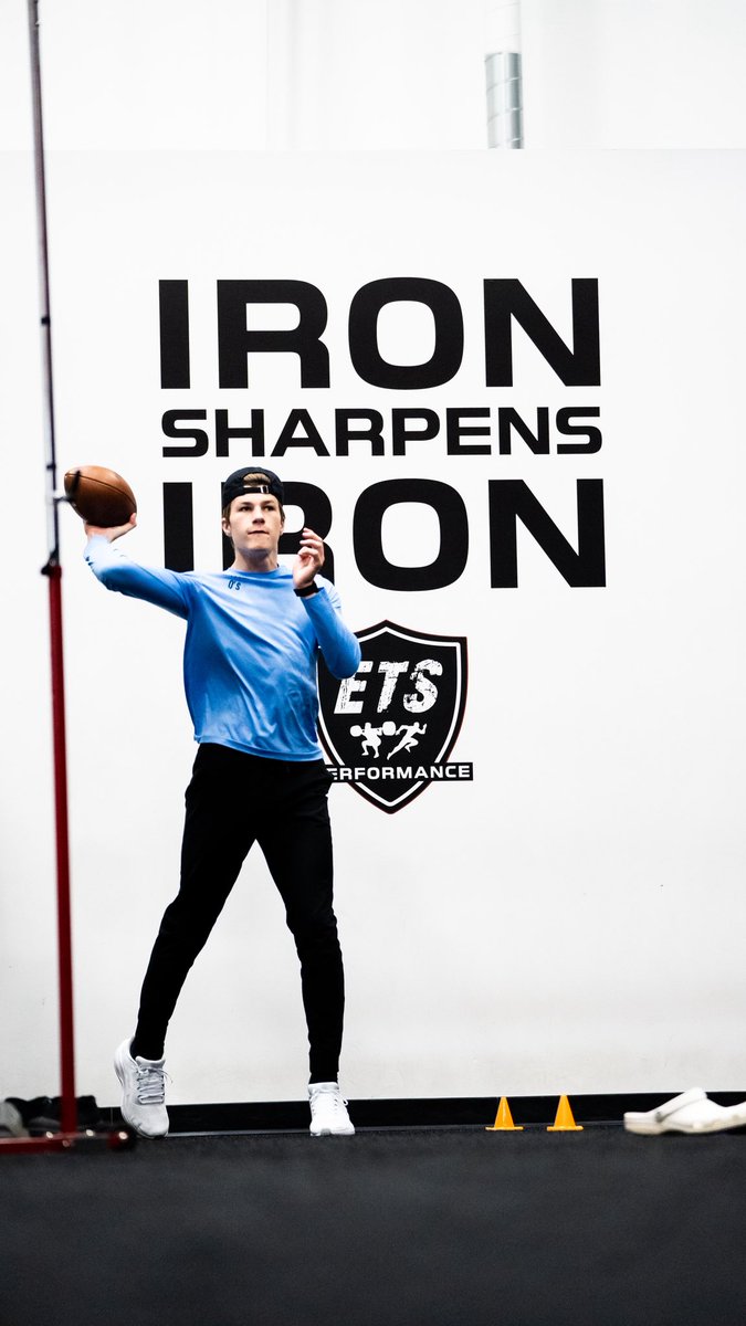 612 Quarterbacks tweet media