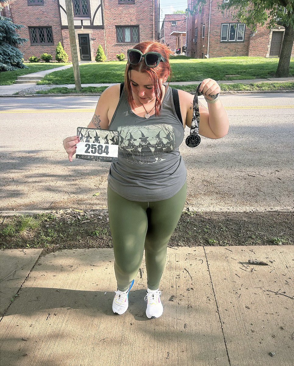 carlyisnotfunny's tweet photo. #girlswillbegirls5k10k #irun4movement
little 5K moment today! https://t.co/HRwK0ek0vN