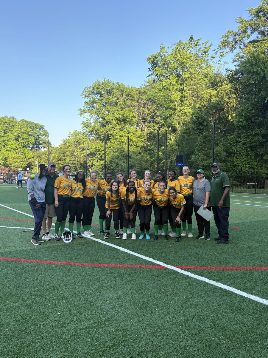 Freshman Violet S. calls championship win with a screamer of a hit! 

Varsity softball wins the C Conference Championship with a score of 11-10! #mawrtiannation