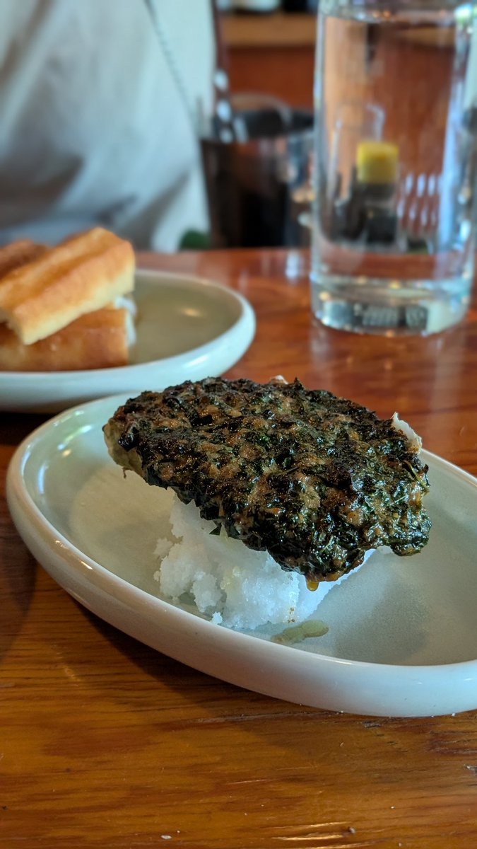 Not sure why more restaurants don't do epic baked oysters, but I sure am glad you can find variations on the theme in #yvr!
