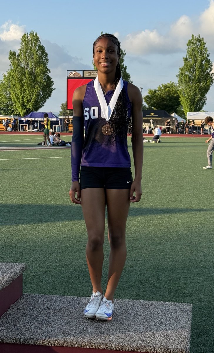 Congratulations to Taylor Cofer-Walcott on her 3rd place finish in the 200m