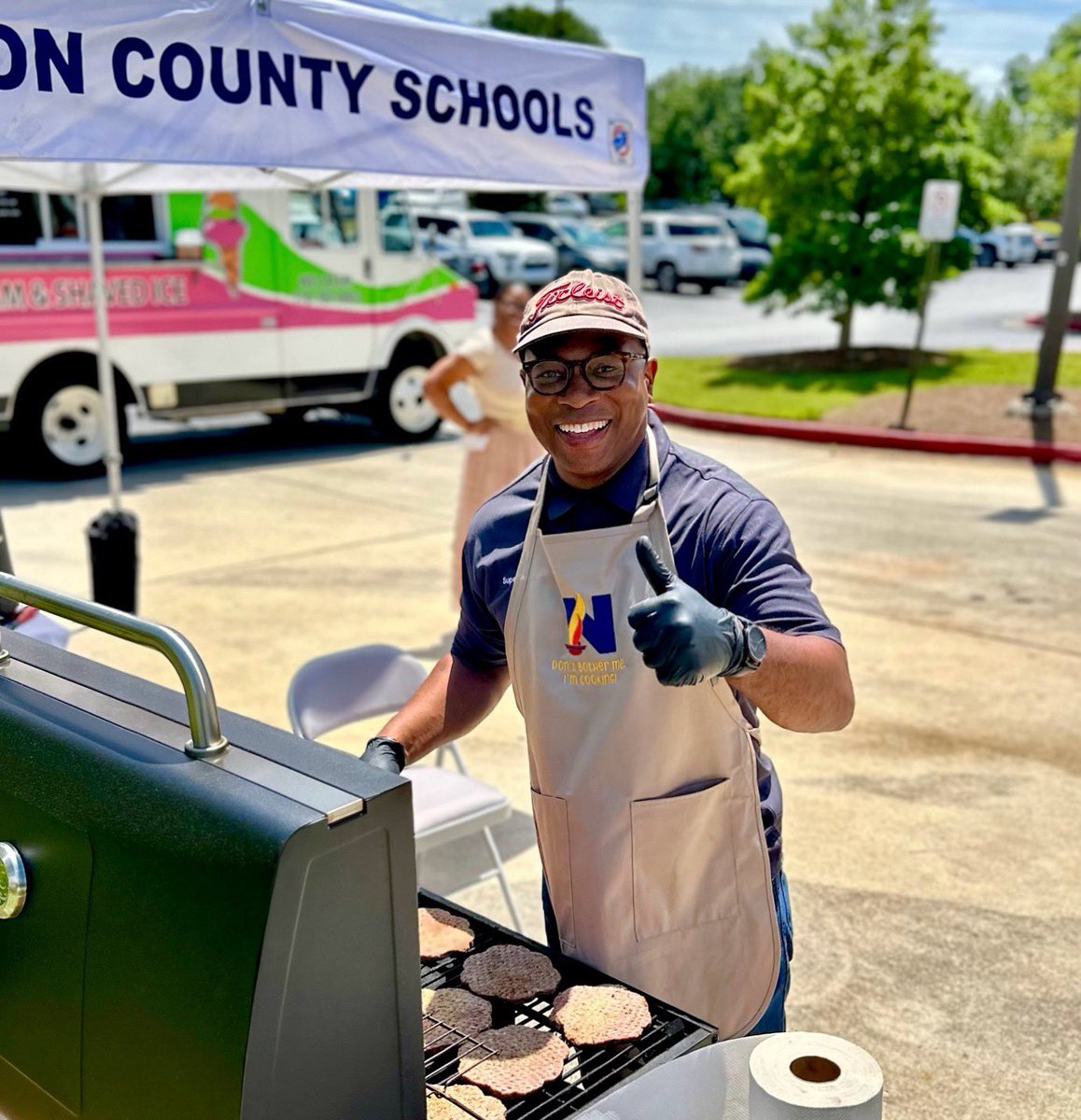 NewtonSupt's tweet image. Our district office team is organized around one guiding principle; support our schools, so they can better serve children and families. Today, we paused to show them some love for the often thankless jobs they do. #BuildingOurFuture