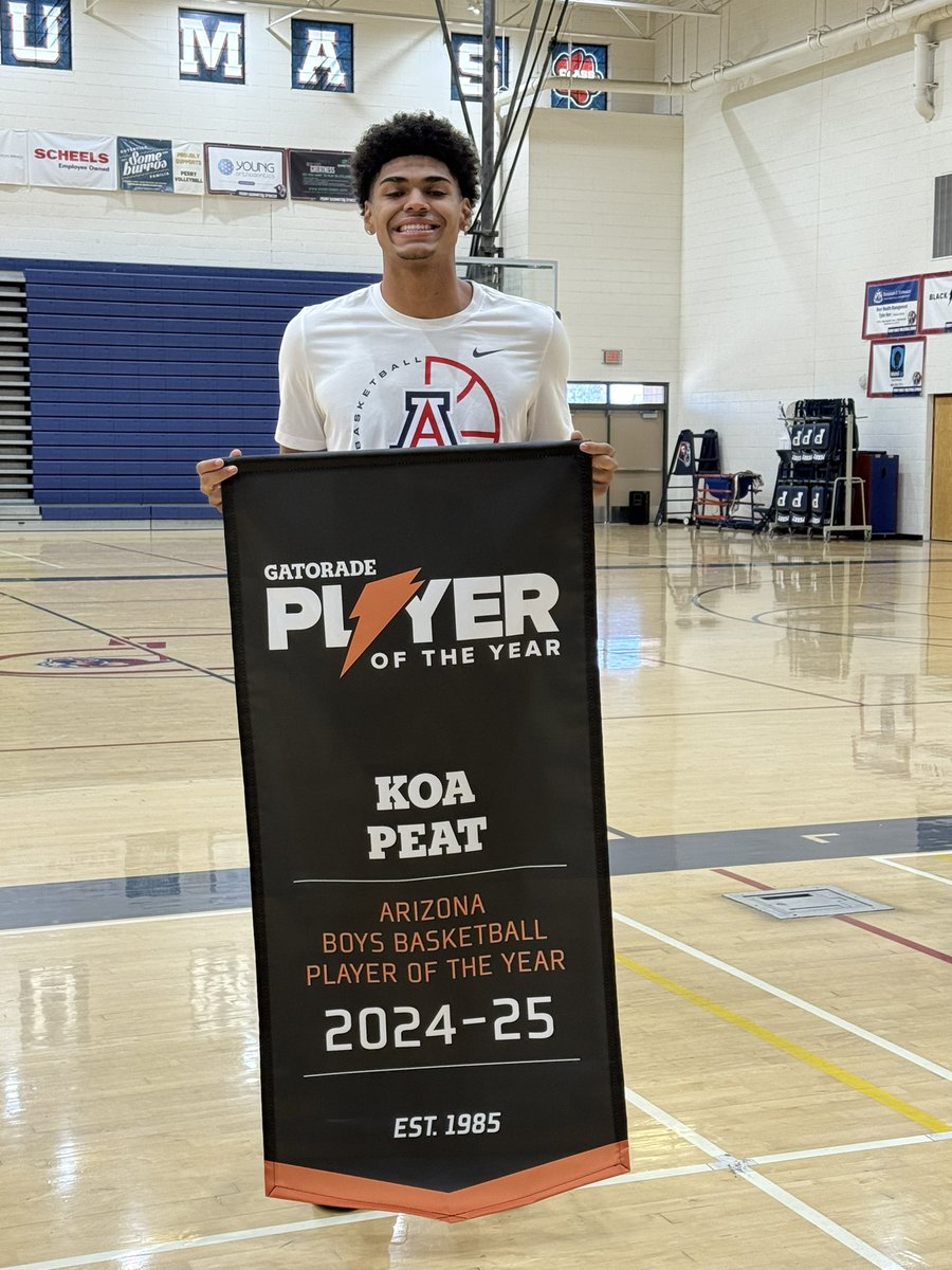 perry_pumas's tweet photo. Congrats to Koa Peat on his 3rd consecutive Gatorade Player of the Year Award! Today the school received his banner which we will proudly display in the gym!!! https://t.co/om0qMnP1w8