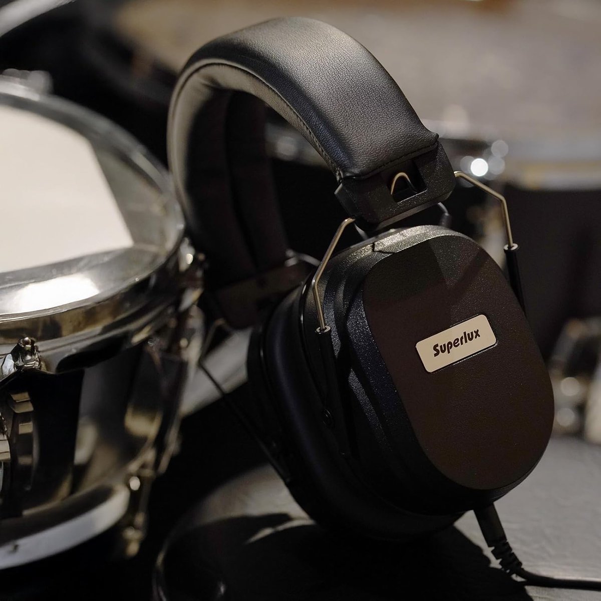 Superlux HD667発売開始しました。
ドラマーのために開発された超密閉型？ヘッドホン。
側圧11NはSuperlux製品群では最強モデル。
#Superlux
Amazon.co.jp: Superlux プロフェッショナルドラマーアイソレーションヘッドホン HD667 : 家電＆カメラ
#HD667　#Superlux