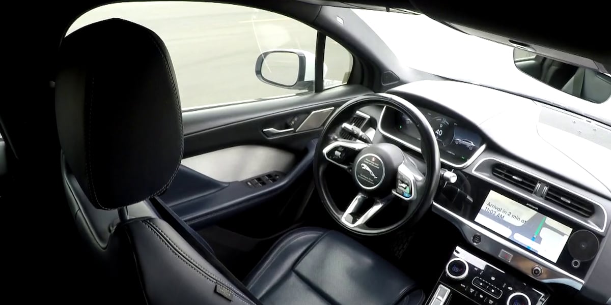 azfamily's tweet image. Waymo issues update for 1,200 cars so they don’t crash into gates, chains azfamily.com/2025/05/15/way…