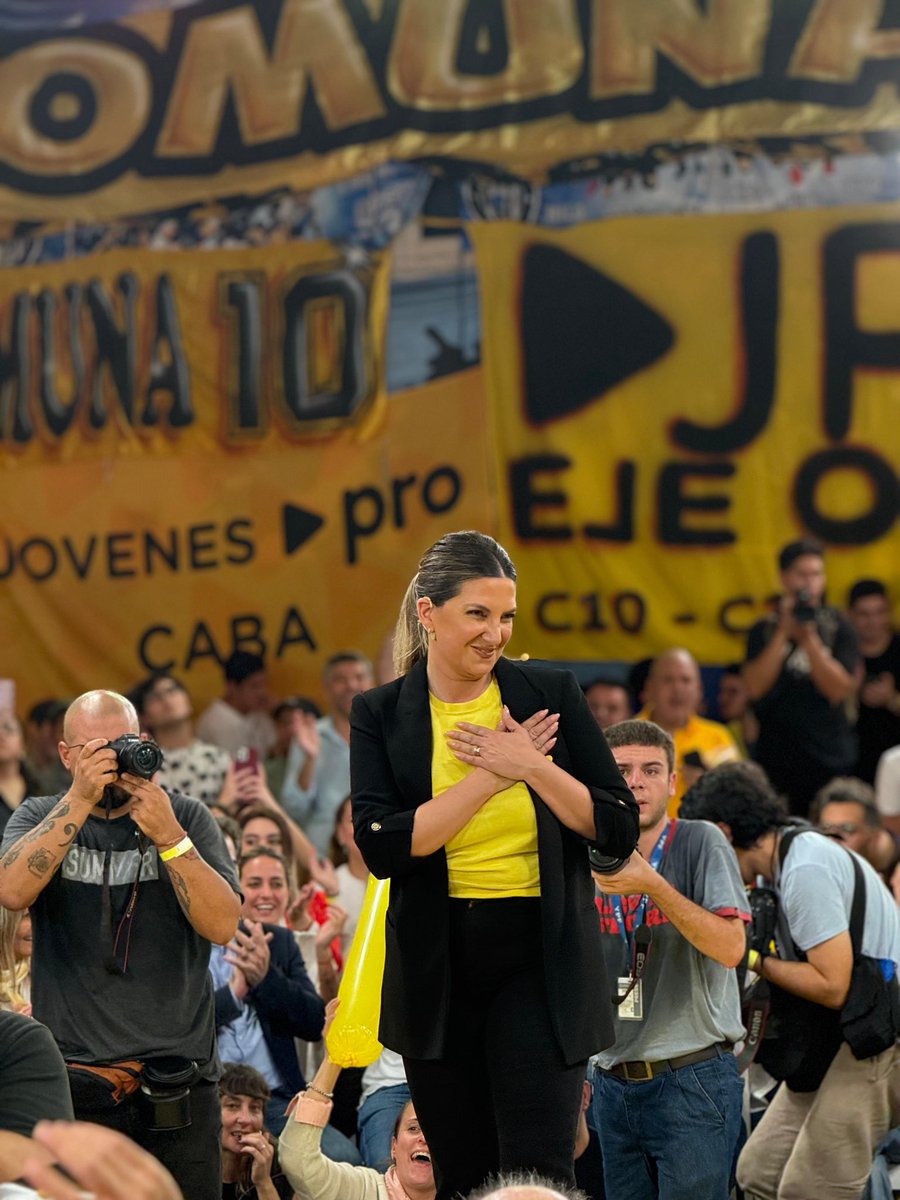 Este domingo ES CON EL PRO. 
Este domingo ES CON SILVIA.

<a href="/slospennato/">Silvia Lospennato</a> 
<a href="/proargentina/">PRO</a>