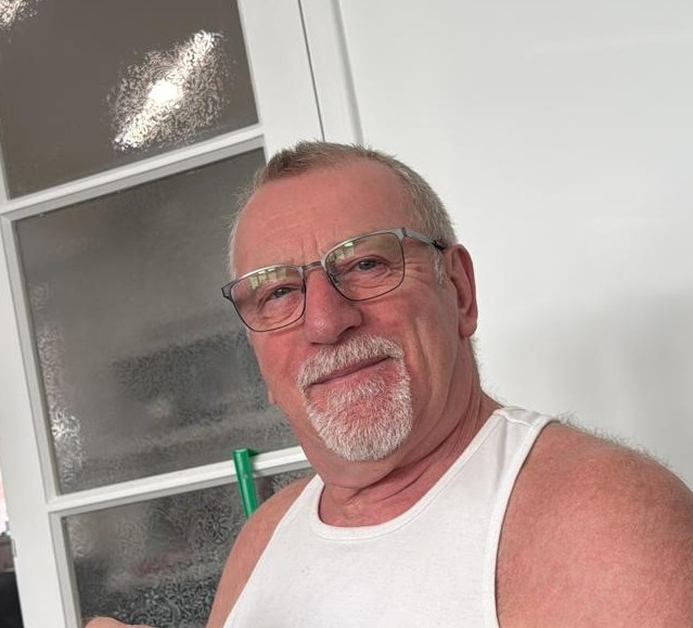 #MISSING| Have you seen Martyn?

The 66 year old was last seen in the Bedford area on Thursday.

He is 5'9''' with short grey hair and a goatee beard, he was wearing a blue t shirt and black trousers.

He may be in a silver Vauxhall Astra.

Call 101 quoting inc 470 of 15 May.