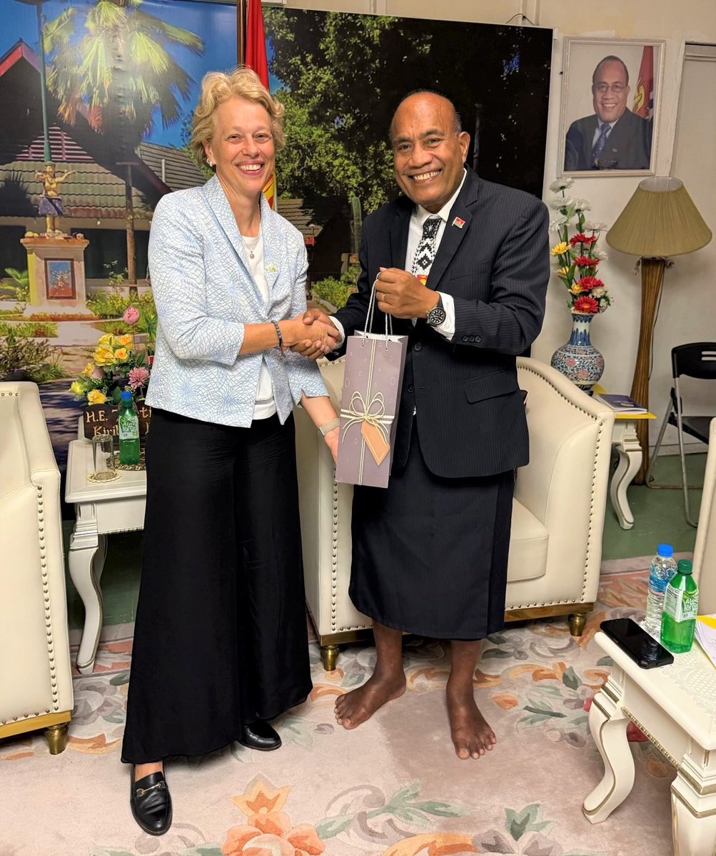 Press Release: The Ambassador of the European Union (EU) to the Pacific, Her Excellency Barbara Plinkert presented her credentials to the President of  Kiribati, His Excellency Taneti Maamau, this week.🇪🇺🇰🇮

Read more: europa.eu/!ywPmRy