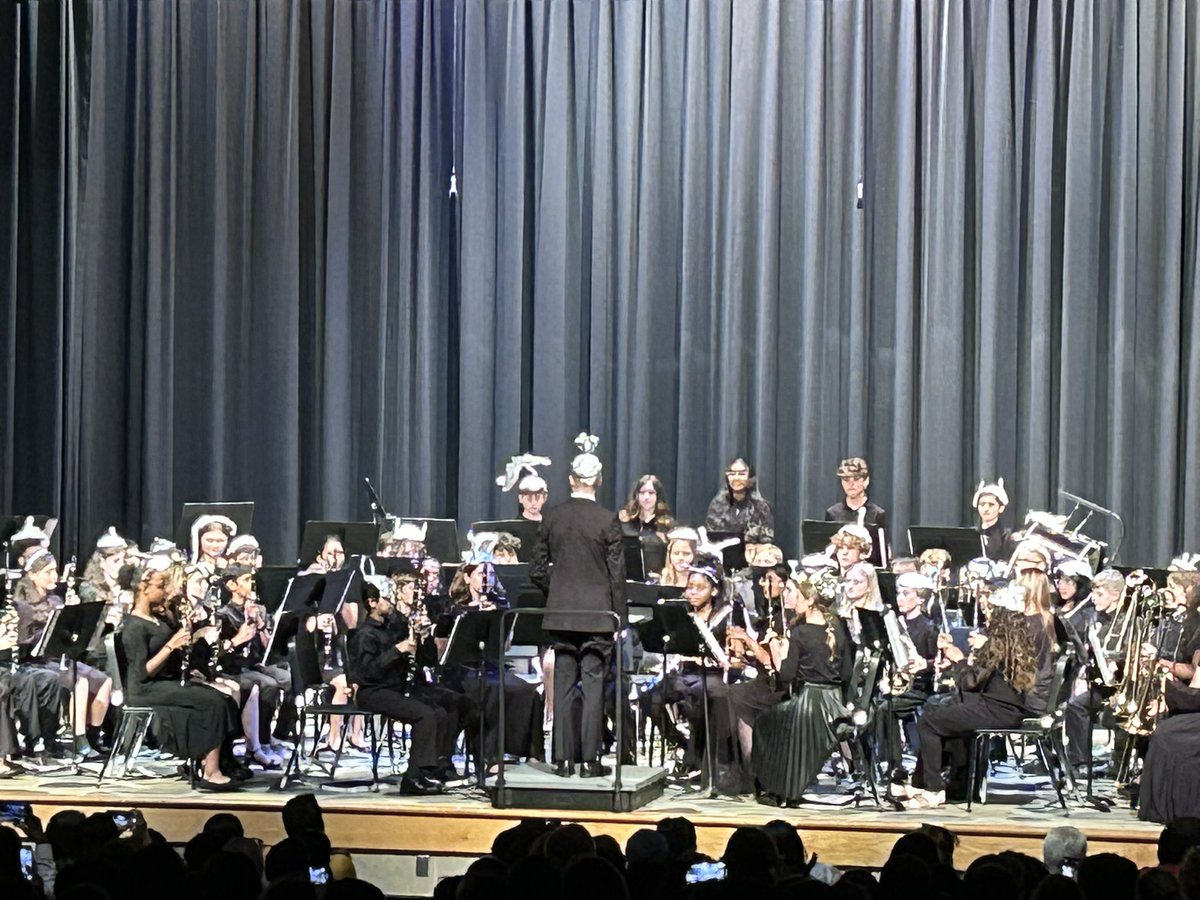 Prin_MayerPRMS's tweet image. It’s been a busy week @PorterRidgeMSNC! Band concerts, chorus concert, and welcoming new Pirates all in the same week! It’s been busy, but amazing!! @AGHoulihan @UCPSNC