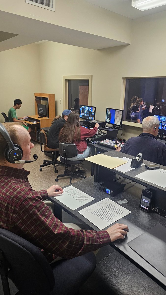 NeedhamChannel's tweet image. It's our tradition since 1987, the Needham Channel News, LIVE! Special thanks to all our volunteers, who do everything from anchor to camera and much more!!!
#theneedhamchannel #needhamchannelnews #needhamma #tvnews #tv