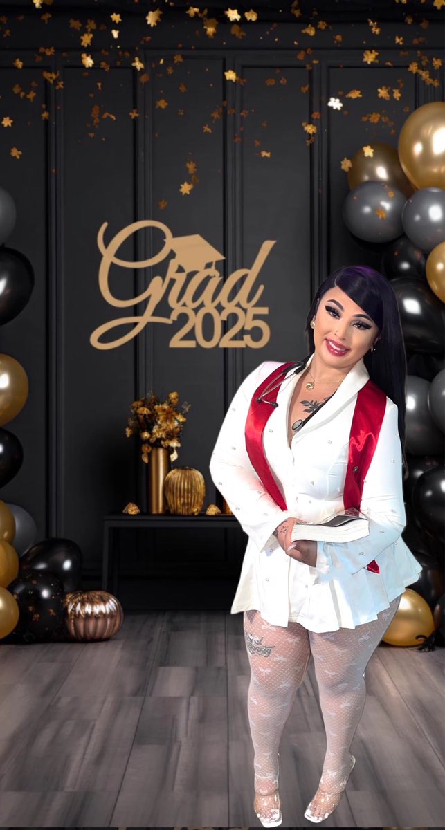 Catalinafa44546's tweet photo. @toosii2x $cfantasy2000  I just graduated from medical school I need the help 🙏❤️ https://t.co/a0C4JBRgRx