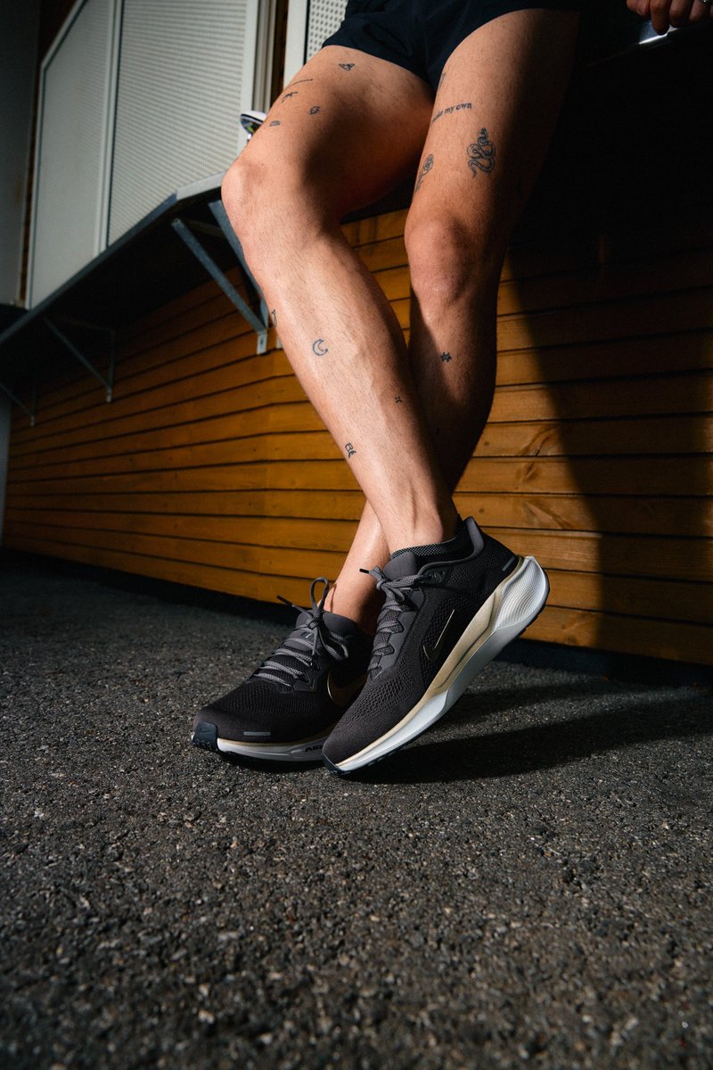 #nike
🇳🇴ヤコブ・インゲブリクトセンパック🇳🇴

✅エアズームヴィクトリー2
✅ドラゴンフライ2エリート
✅ヴェイパーフライ4
✅ズームフライ6
✅ペガサス41

彼のタトゥーとゴールドのリングから
インスピレーションを受けた
特別なカラーリングが発売中‼️

早い者勝ちです🔥

#ステップスポーツ仙台店