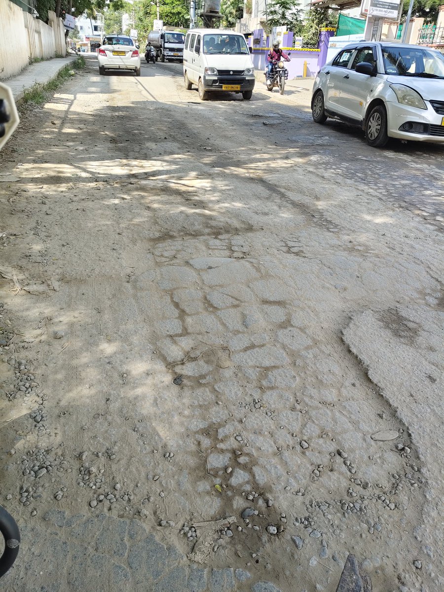 Nitin0857800's tweet photo. @osd_cmkarnataka please check the horrible state of the road from Sarjapur road to chikkanayakanahalli road including Doddakannelli-Chikkanayakanahalli Rd and Gatthalli Rd. The state of the road has been like this from at least couple of years and no one seems bothered. https://t.co/8u391LekDL