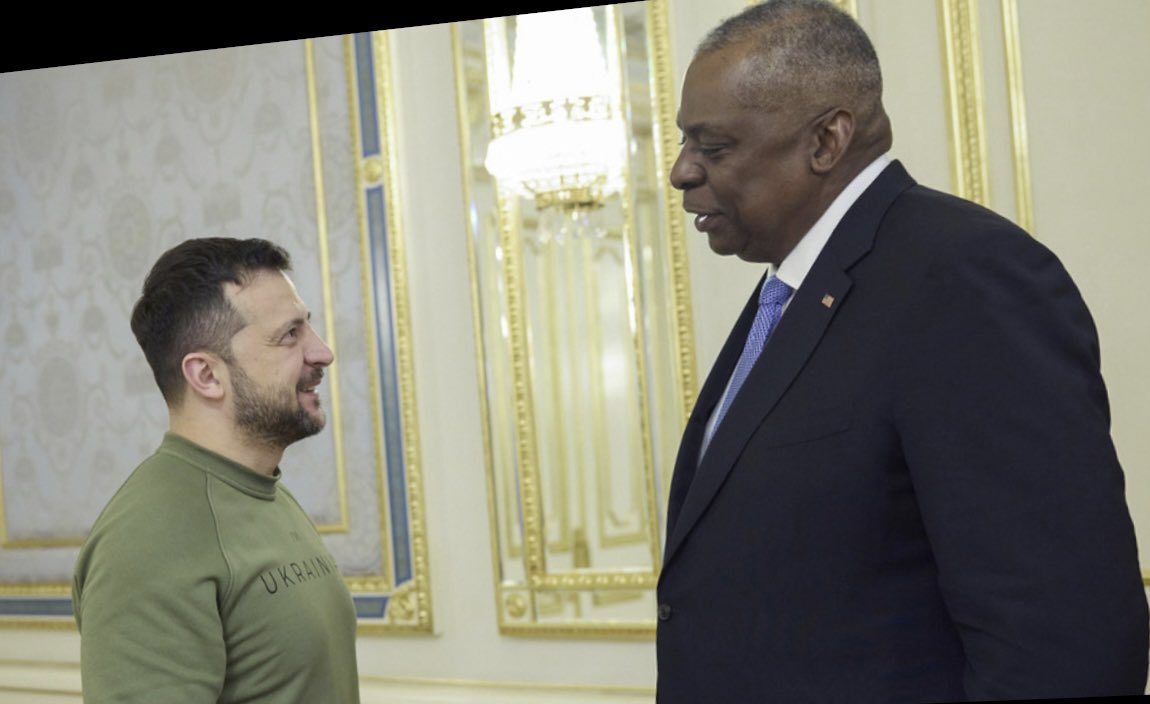 AlternatNews's tweet image. Zelensky issues rules for all photos of him.
These photos are not allowed.