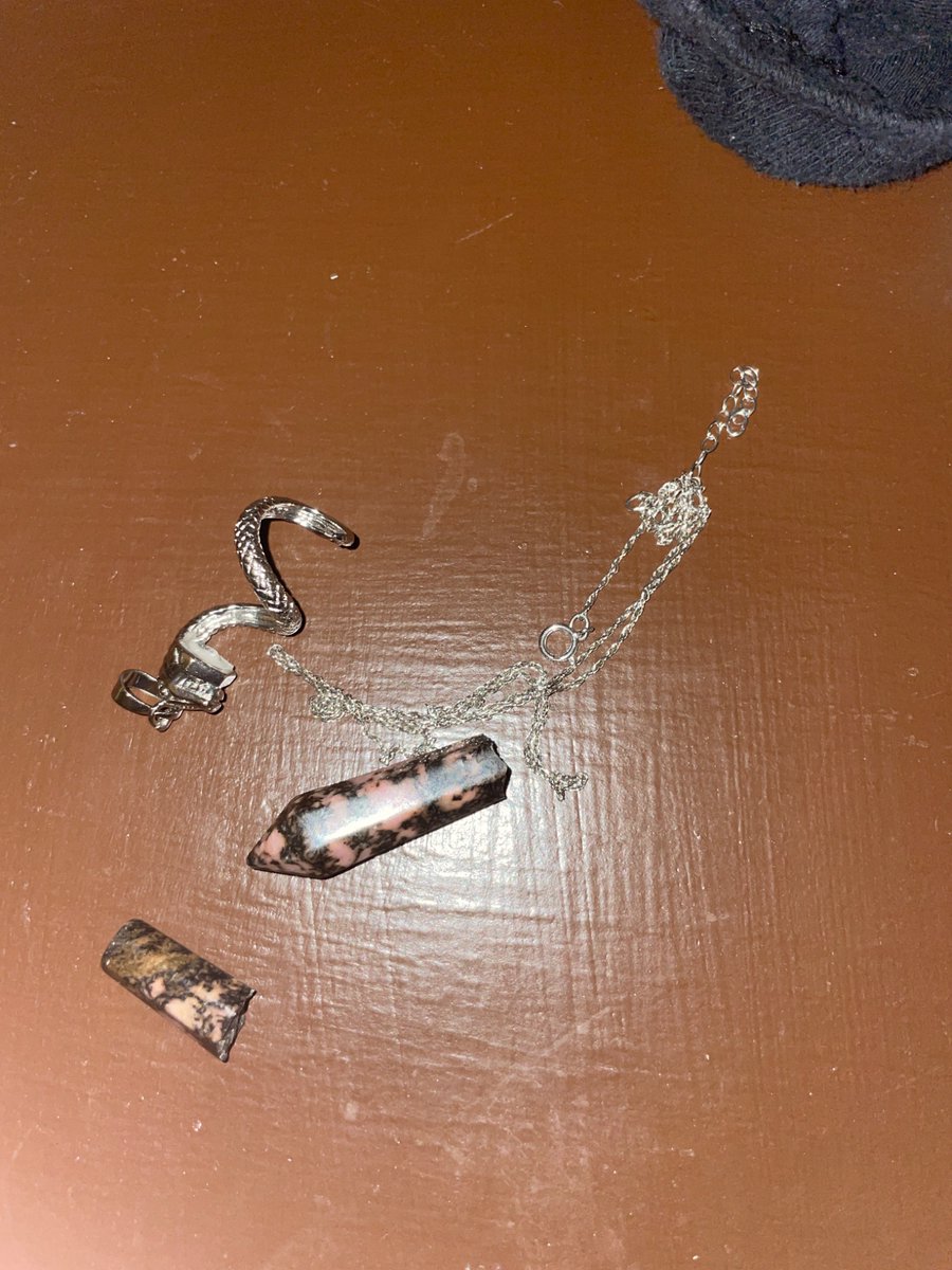 n0var0's tweet image. just broke the necklace my dead grandpa gave to me 😃👍
