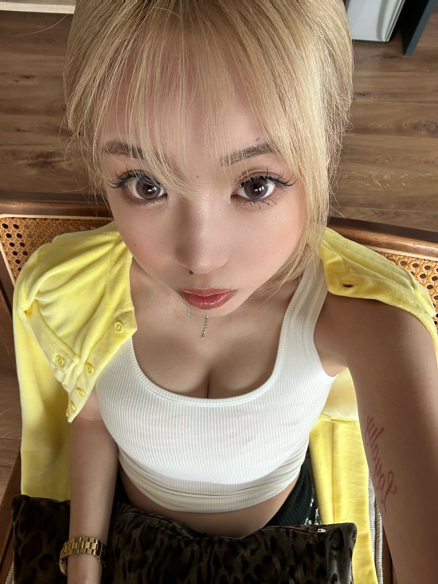 lbabylei's tweet photo. みんな久しぶり！MV撮ったよ🦓💛💛 https://t.co/wPeRFuZ9rF