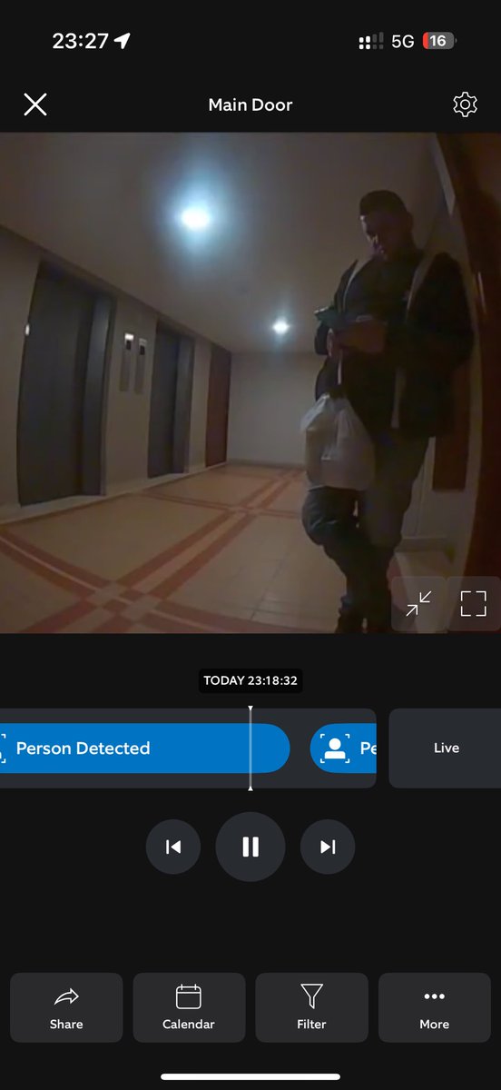 thekrzi's tweet photo. @RappiColombia Dos pedidos seguidos. Mismo restaurante. Mismo pedido. Sus conductores cancelan el pedido y me piden que pague en efectivo. Los conductores están en la puerta y usted no hace nada. https://t.co/HoGGGXeemC