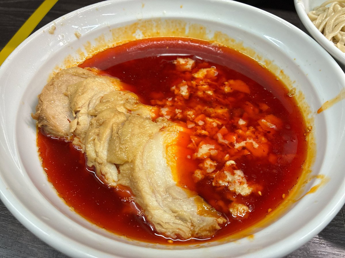 ラーメンピース✌️にて限定麺 TK(つけ麺)大豚🐷RED🔥をヤサイ抜き、アブラ🙋‍♂️

TKのREDは激ウマ😋麺量は大で結構あったけどペロリと完食🙏

今日は暑かったからつけ麺で正解🙆‍♂️