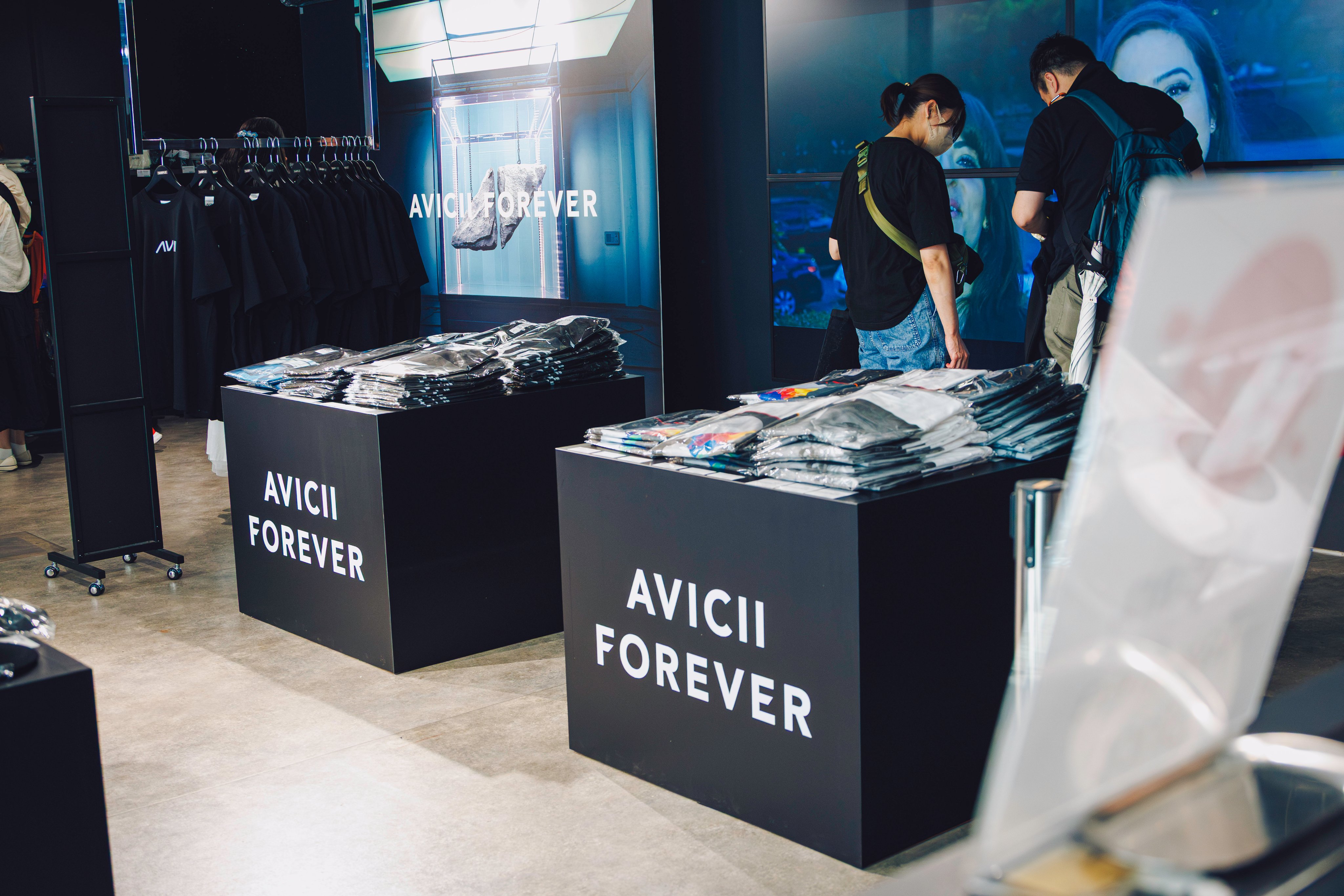 最終処分　avicii グッズまとめ売り ◢ ◤ AVICII 日本公式 ◢ ◤ on X: 