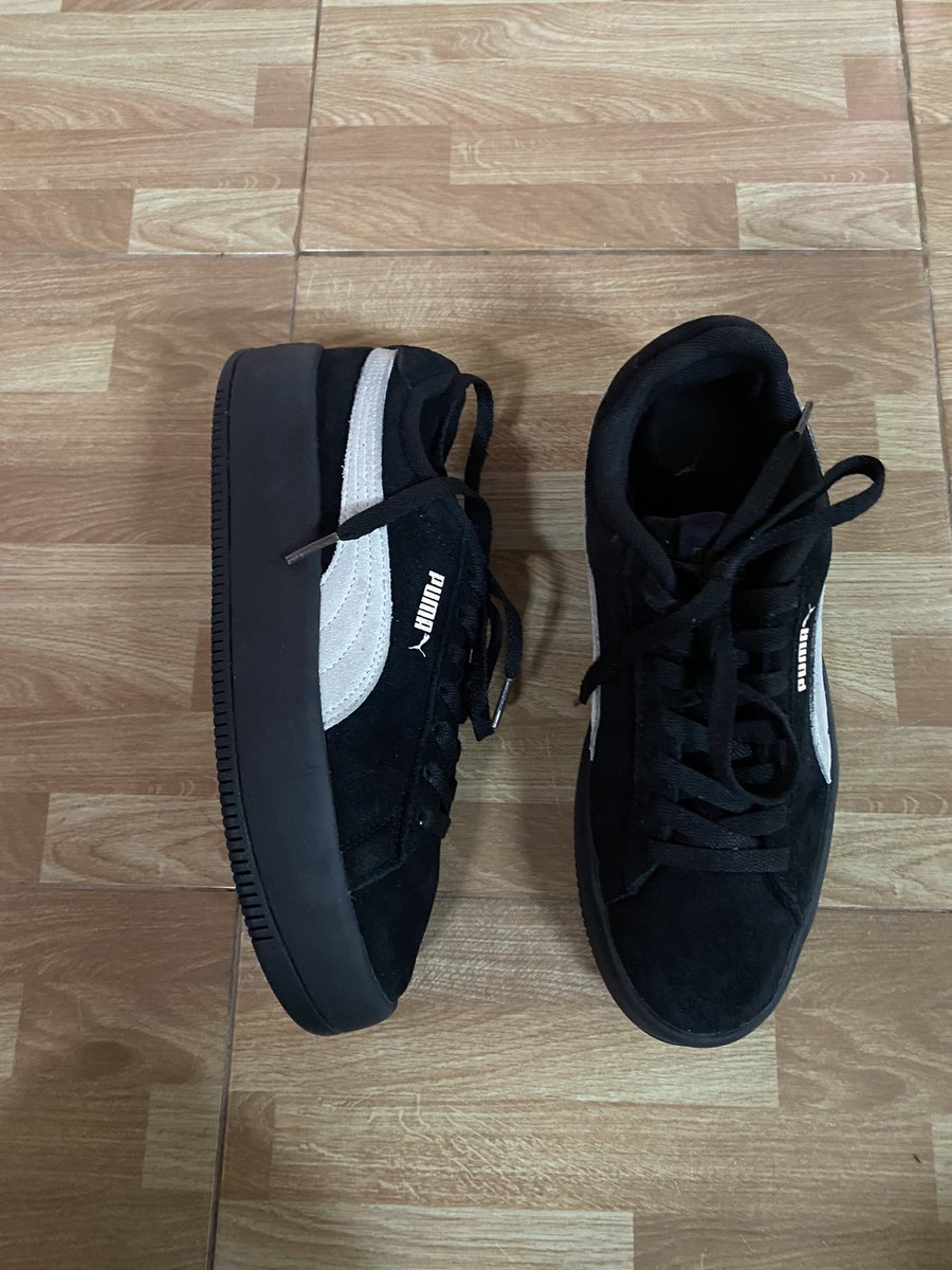 xwawee14's tweet photo. Puma Suede แท้🫡
Size : 38.5 (24.5cm) 
Price : 390฿ ส่งฟรี
โดยรวมสภาพดี ซอฟเดิมพื้นเต็ม
ขอดูรูปพต ได้ค่า🫶🏻🫶🏻สนใจDMเลยค่ะ
#ส่งต่อ #ส่งต่อรองเท้า #ส่งต่อรองเท้ามือสอง #รองเท้ามือสอง #รองเท้ามือสองของแท้ https://t.co/qNQkYPhF00