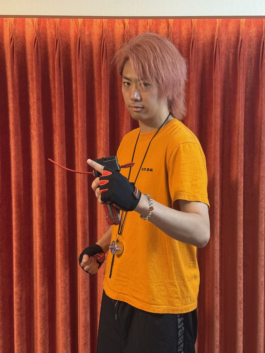 昨日から一週間ベイブレーダー生活が始まりました。 街中で出会ったら