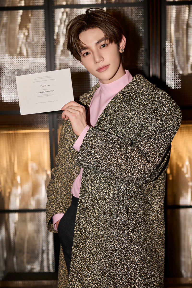 haoscosmic's tweet photo. thank you @gucci for inviting Zhang Hao to watch the #GucciCruise26 🤍
 
ZHANG HAO AT GUCCI FIRENZE 
#ZHANGHAOxGUCCI #ZHANGHAO https://t.co/yYglLOQEju