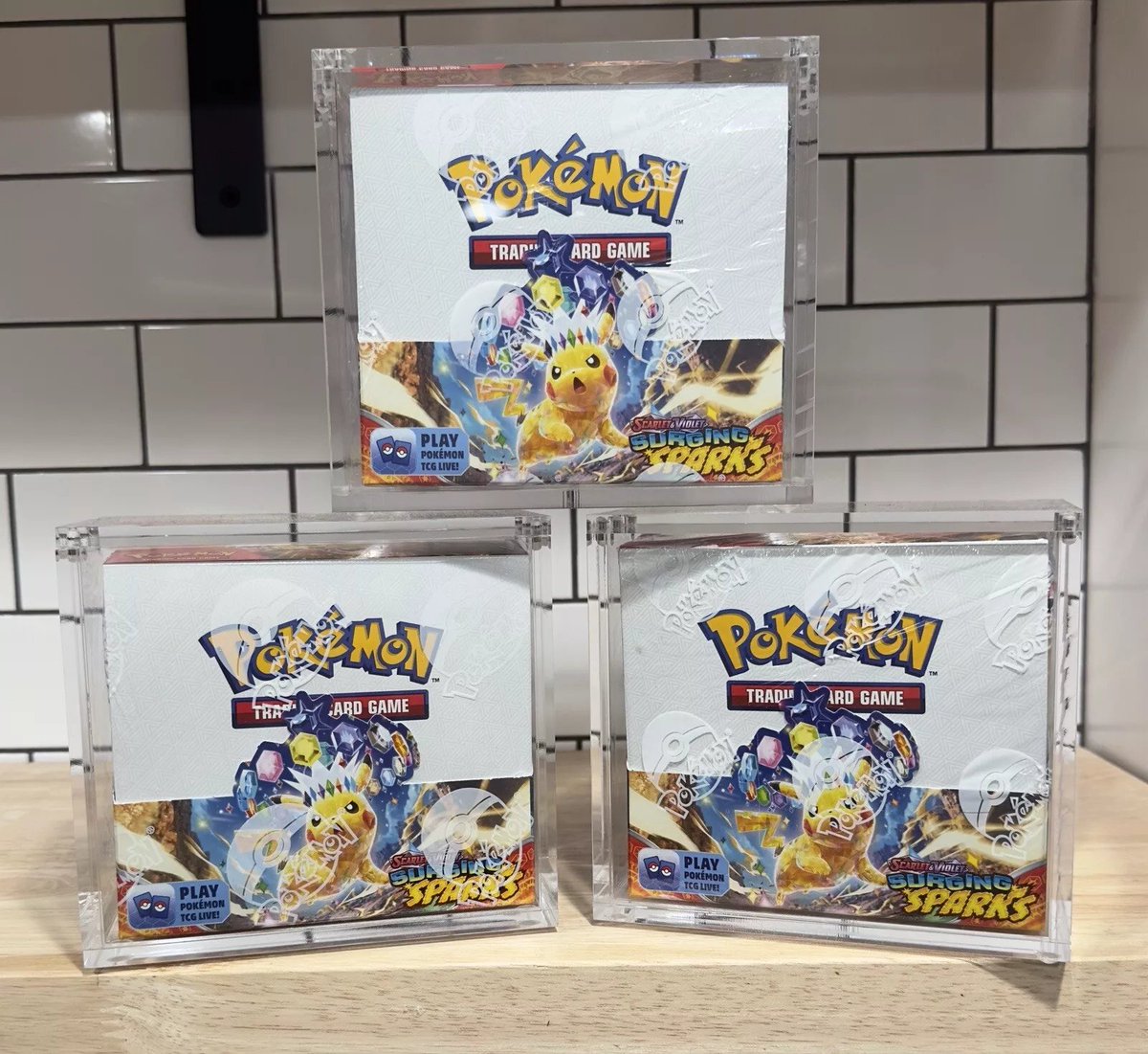 PokemonDealsTCG's tweet photo. Acrylic Protective Display Cases for ETBs, Booster Boxes & More with Free Shipping on eBay (Bulk Discounts Available)

English Booster Box Display Cases
https://t.co/0SkzNlBdSe
https://t.co/8KpEZDQMjW
ETB Display Cases
https://t.co/Can1YkcPny
https://t.co/unapDm6iXw
https://t.co/7aZv1SlA3N
Japanese Booster Box Display Cases
https://t.co/vcHNOnAWwU
Japanese (Special Set) Booster Box Display Cases
https://t.co/m4YFTelhDe
More Acrylic Display Case Options
https://t.co/AuAfj60Af1
https://t.co/J7rGBfH34n

#Pokemon #PokemonTCG #AD