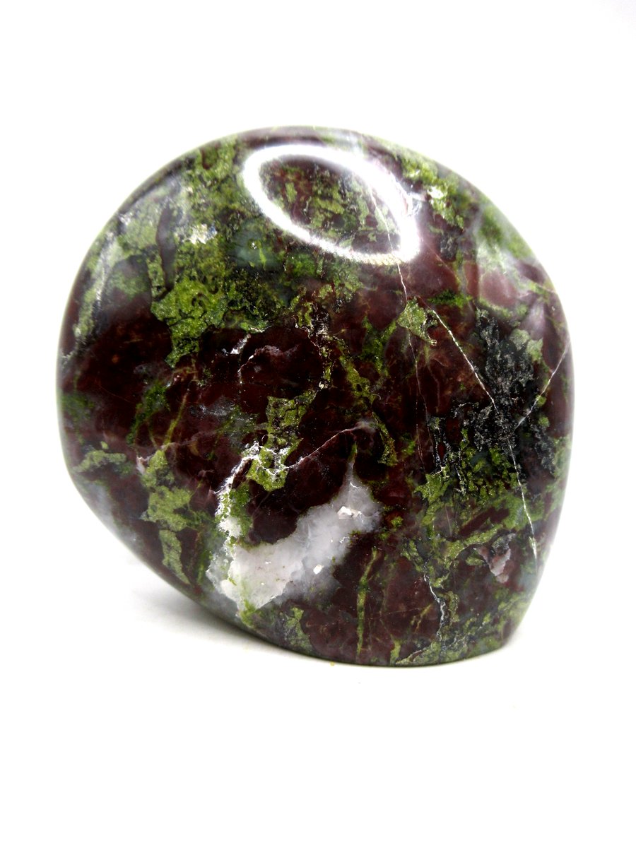 🐉Dragon Blood Jasper – $40
From the heart of South Africa, this 2.83″ polished stone holds ancient legend:
💚Green = dragon’s skin
❤️Red = dragon’s blood
Said to channel strength, courage, &amp; healing energy.
🔥 Own the power of the dragon.
#Crystals #DragonBloodJasper #Healing