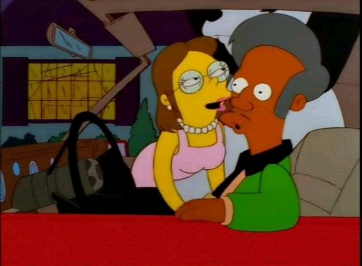 -Tenes la defensa de River ahí?
+No, por?
-Y está poronga?
