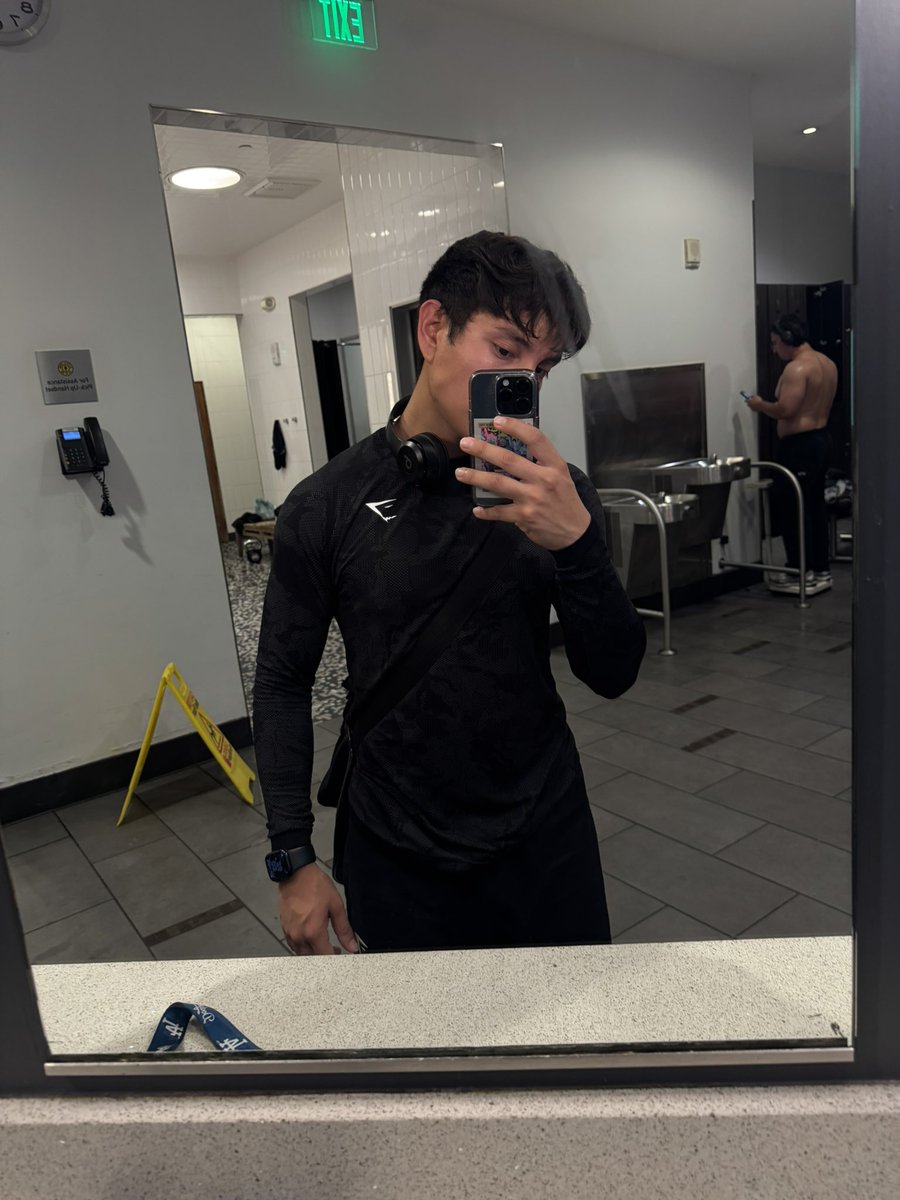 jerryx_zz's tweet photo. Love my back days !! 🫡 #gym https://t.co/l6HZNrBxJO