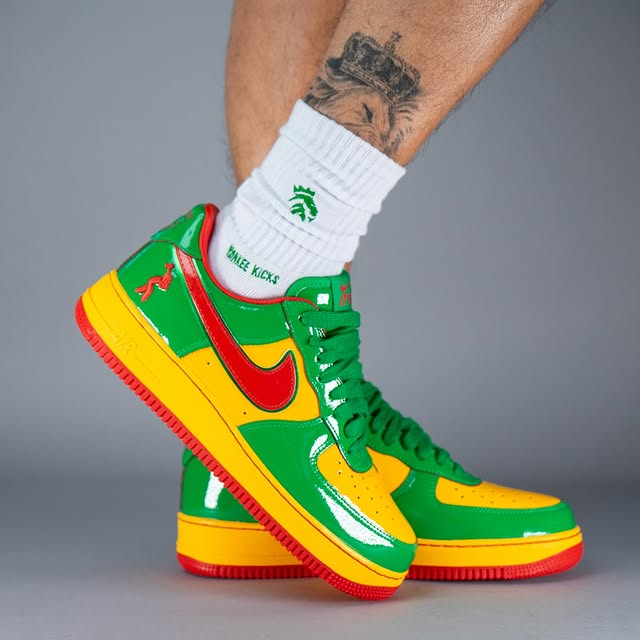 fullress's tweet photo. 【国内 2025年 5/22 発売】
「Lil Yachty/リル・ヨッティ」× NIKE AIR FORCE 1 “Lucky Green/Mystic Red” (ナイキ エア フォース 1 “ラッキーグリーン/ミスティックレッド”) [IH4383-300]

・SNKRS 5/22 9:00~

>> https://t.co/1CQyqGQPSM https://t.co/TcnbtmH7pm
