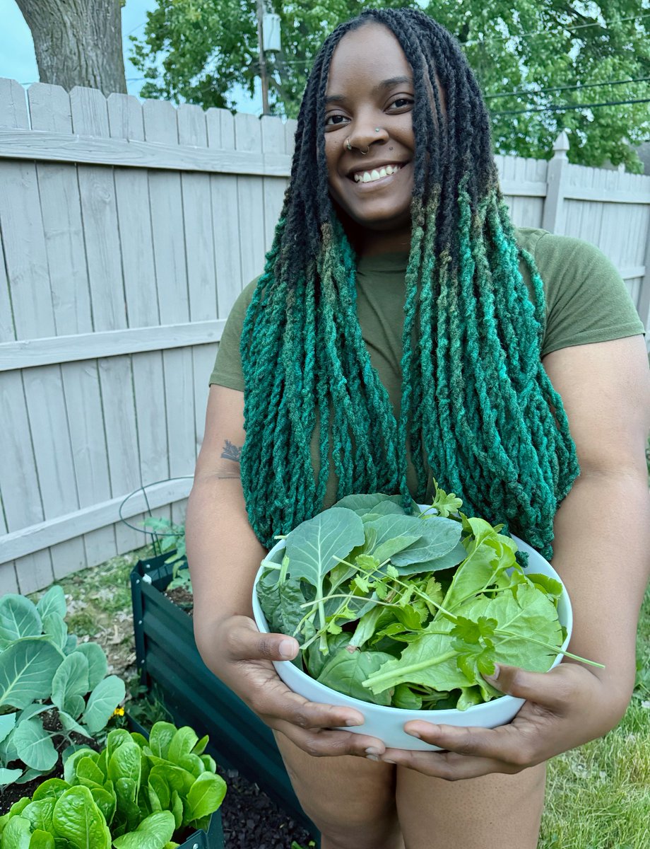 DeeLaSheeArt's tweet photo. Just a Black girl with her first harvest https://t.co/YVi9Be4bEm
