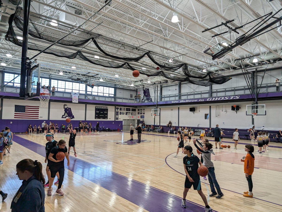 JUhlinger's tweet photo. Had a great time this past weekend officiating in the Thousand Island Jamfest Showdown youth tournament! 
It was a testy one, with some great youth games! 
#girlsbasketball #basketballofficiating https://t.co/KM9hzrT45Q