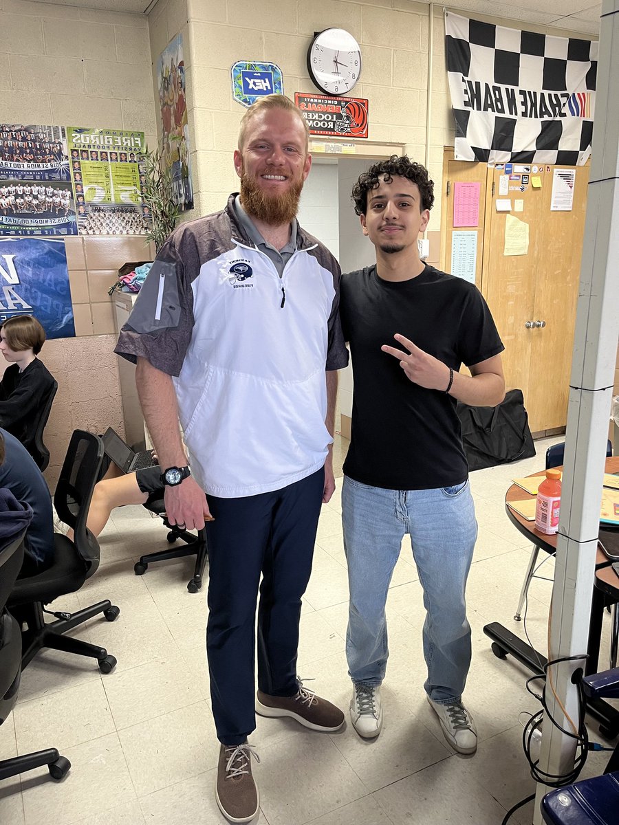 Teacher Spotlight‼️‼️ Mohammad would like to commemorate Mr. Feldemeyer ! Mohammad says that Feldemeyer has taught him so much about business and perseverance. Thank you Mr. Feldemeyer!🔷