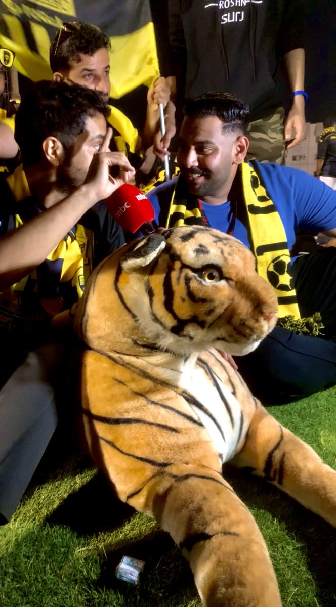 0upii's tweet photo. Champions ¹⁵🏆💛🖤🥇 https://t.co/IKLph6wlcS