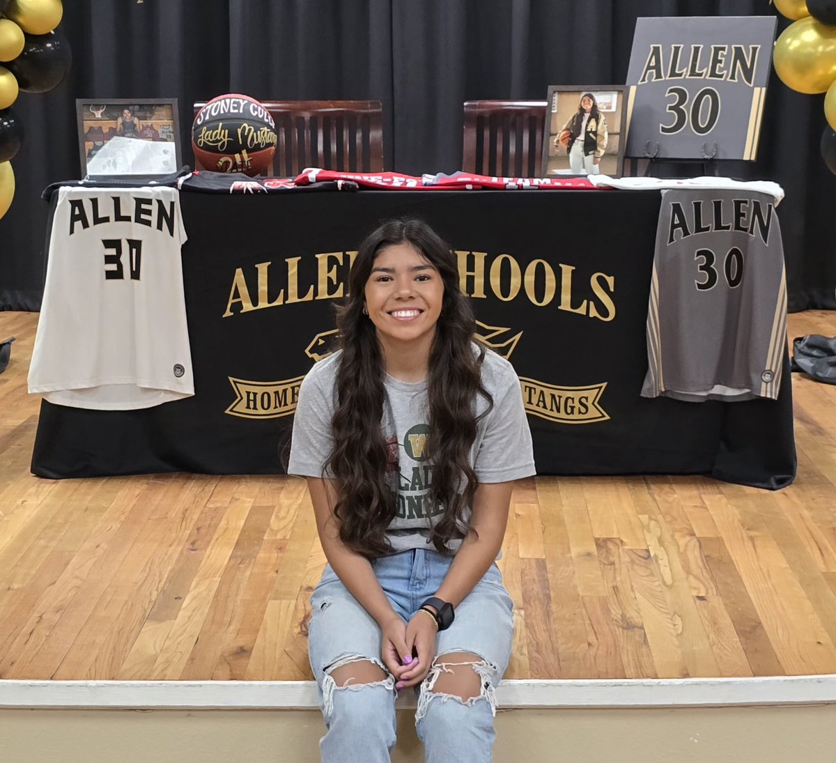 allen_mustangs's tweet photo. Wishing nothing but the best for Stoney Cully as she continues her basketball journey at Western. https://t.co/nneHDadGbL