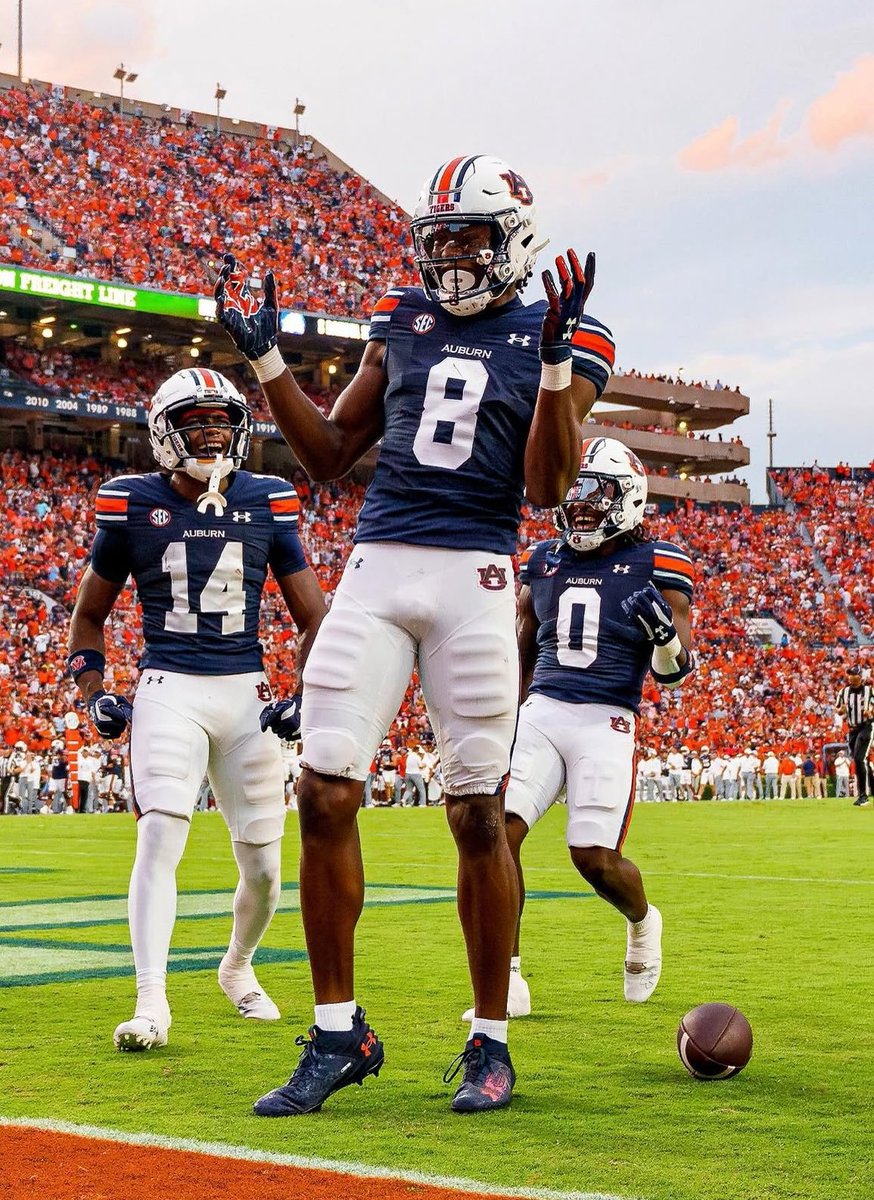 codyhouse2024's tweet image. Blessed to receive a camp invite to @AuburnFootball thank you all for the opportunity I may possibly see you all soon!
