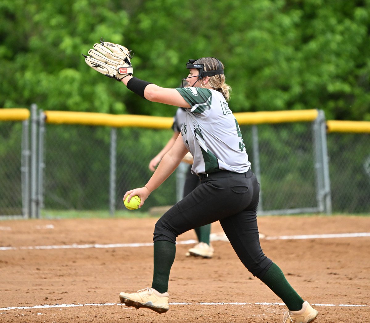 d_weems1's tweet photo. BIG GAME ALERT —  🥎💪����
Lady Huskies will host State Sectional game verses Greenback this Friday 5/16 at 6pm at NGHS.  Winner advances to the Spring Fling state tournament bracket play (as one of final 8 teams in Class A).

Come out and support these girls and bring a friend!! https://t.co/zUcxBiz9KT