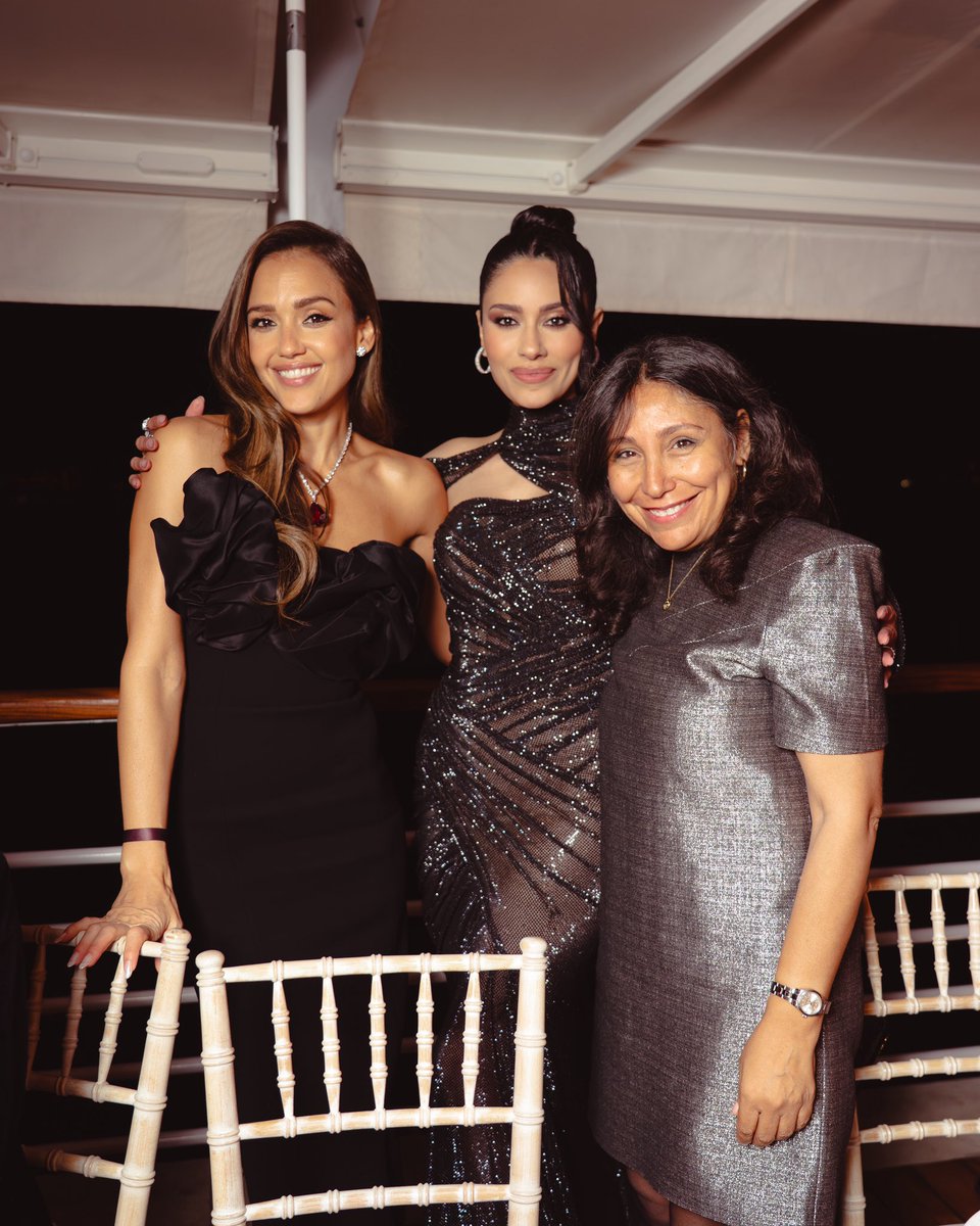 📸 | النجمة الهام علي برفقة الفنانة العالمية جاسيكا البا والمخرجة السعودية هيفاء المنصور  
Our star Elham Ali in the company of Jessica Alba 
and the Saudi director Haifaa Al Mansour
#Cannes2025