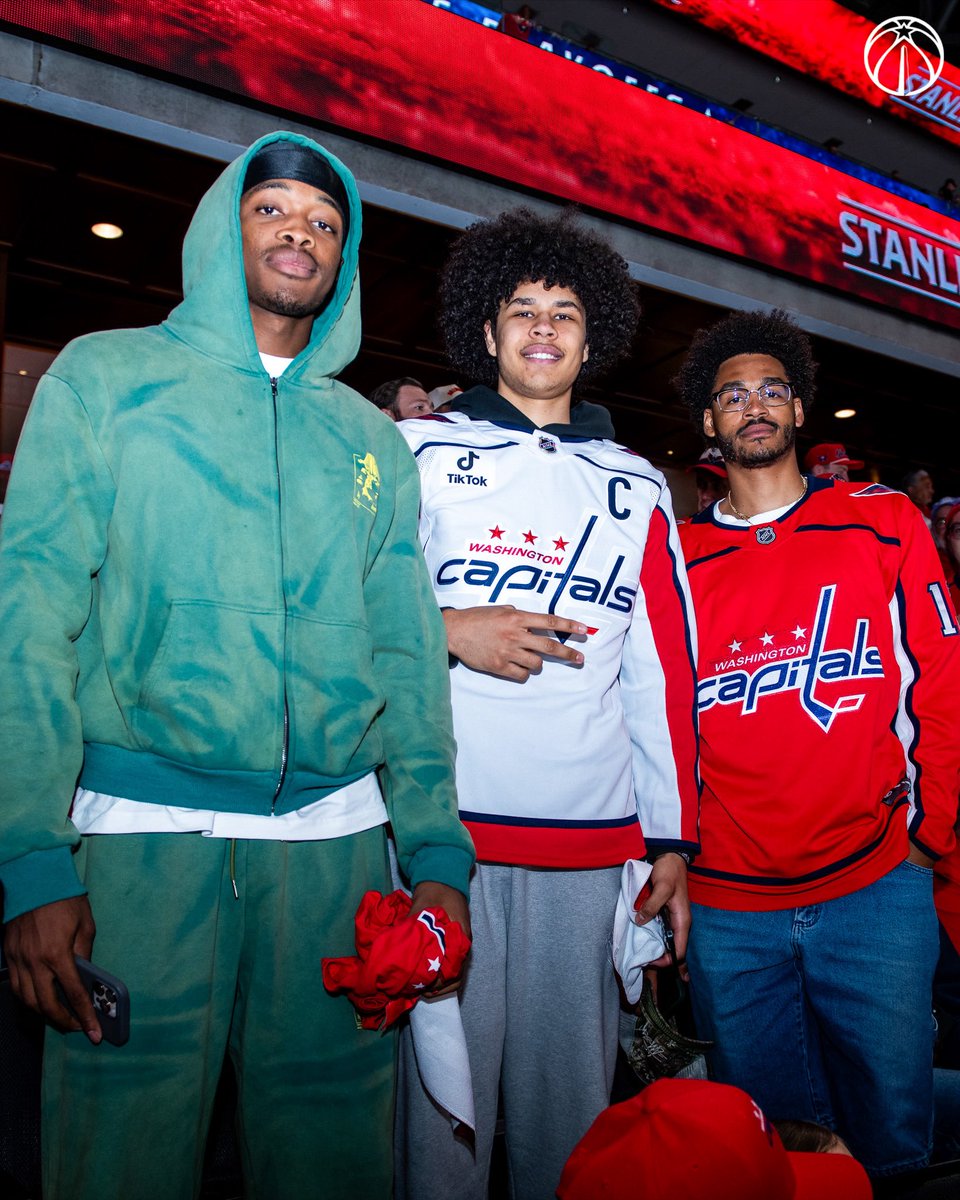 WashWizards's tweet photo. Squad supportin’ the fam 🙌
Let’s goooo @Capitals!! 🚨🏒
#ForTheDistrict | #ALLCAPS https://t.co/rgmNEeAyRI