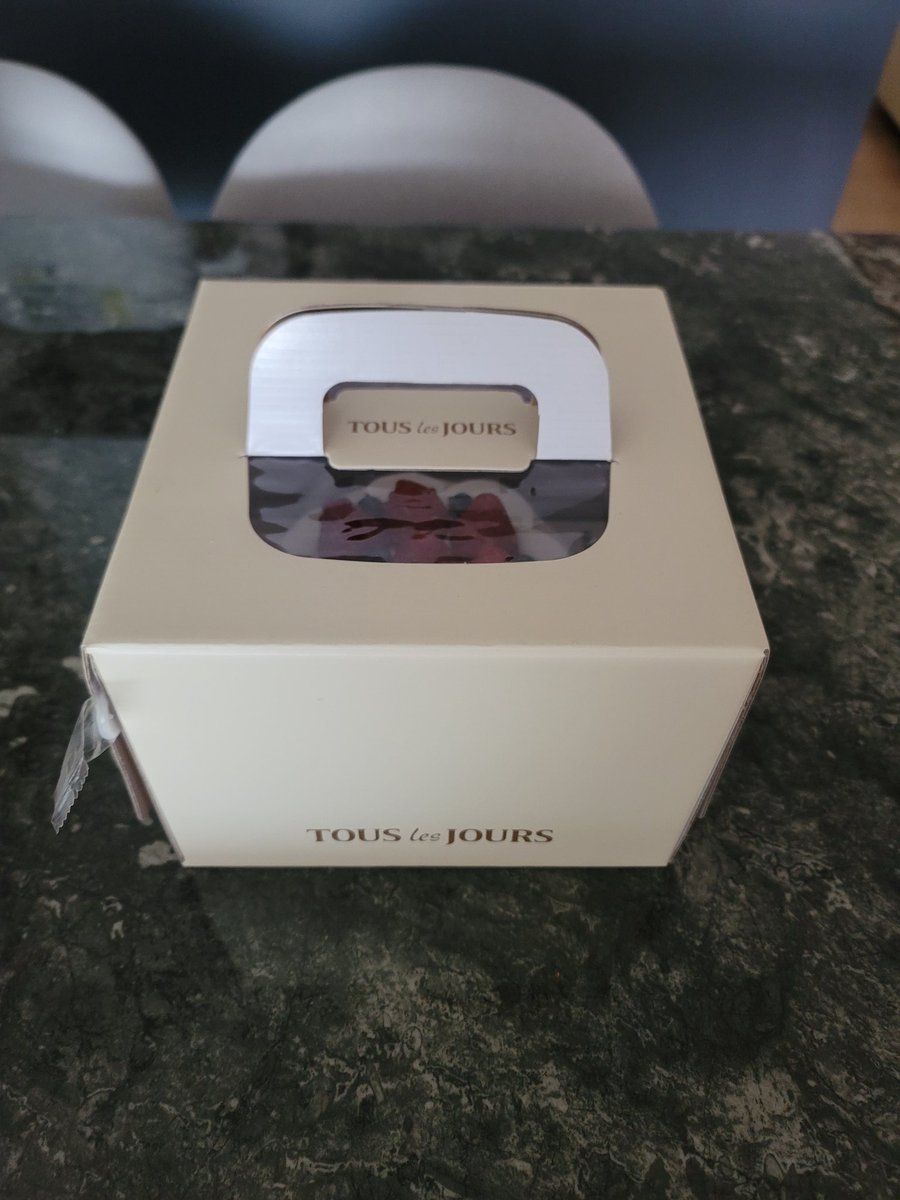 #생일

생일 케잌 잘 먹을게요
케잌 선물 감사합니다