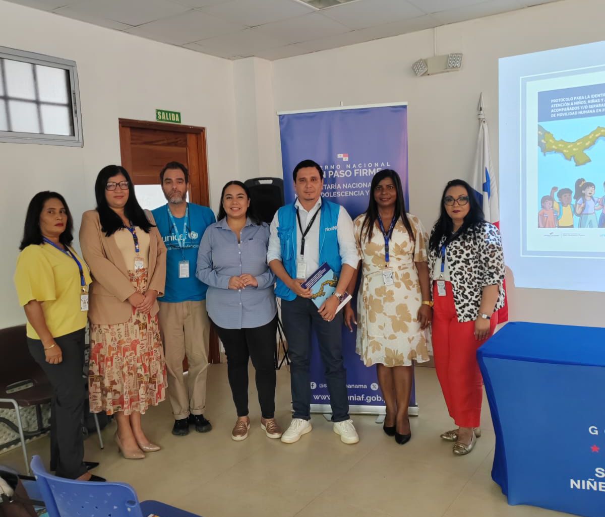 UNICEFPanama's tweet image. Hoy en Darién, junto a @UNICEFPanama, iniciamos la difusión del protocolo para atender a NNA no acompañados en movilidad humana. Un paso clave para fortalecer la respuesta estatal con enfoque de derechos.
#ParaCadaInfancia #SENNIAF #MovilidadHumana