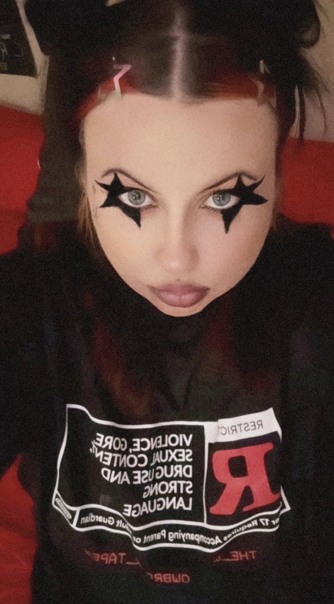 crybbycl0wn's tweet photo. 📼WILLOWBROOK GIVEAWAY📼

We’re picking 2 winners:
•1 winner gets a FREE Willowbrook shirt
•1 winner gets an EXCLUSIVE Willowbrook mystery tape*

To enter:
1.Follow @WillowbrookFilm
2.Repost this tweet AND @WillowbrookFilm’s latest post with the caption “Is it the 31st yet?” https://t.co/FZIu49uVtm