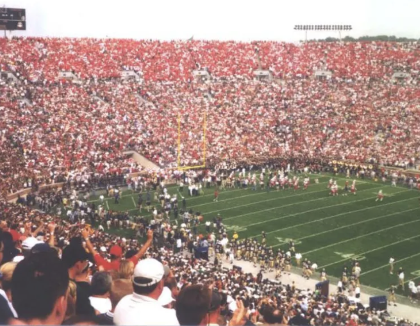 GSiltzer827's tweet photo. @CharlieInUtah @FrontPorchU You sure about that Charlie? Last I checked the sea of red invaded south bend!
#ProfessorknowsBEST https://t.co/bvuaUAet89