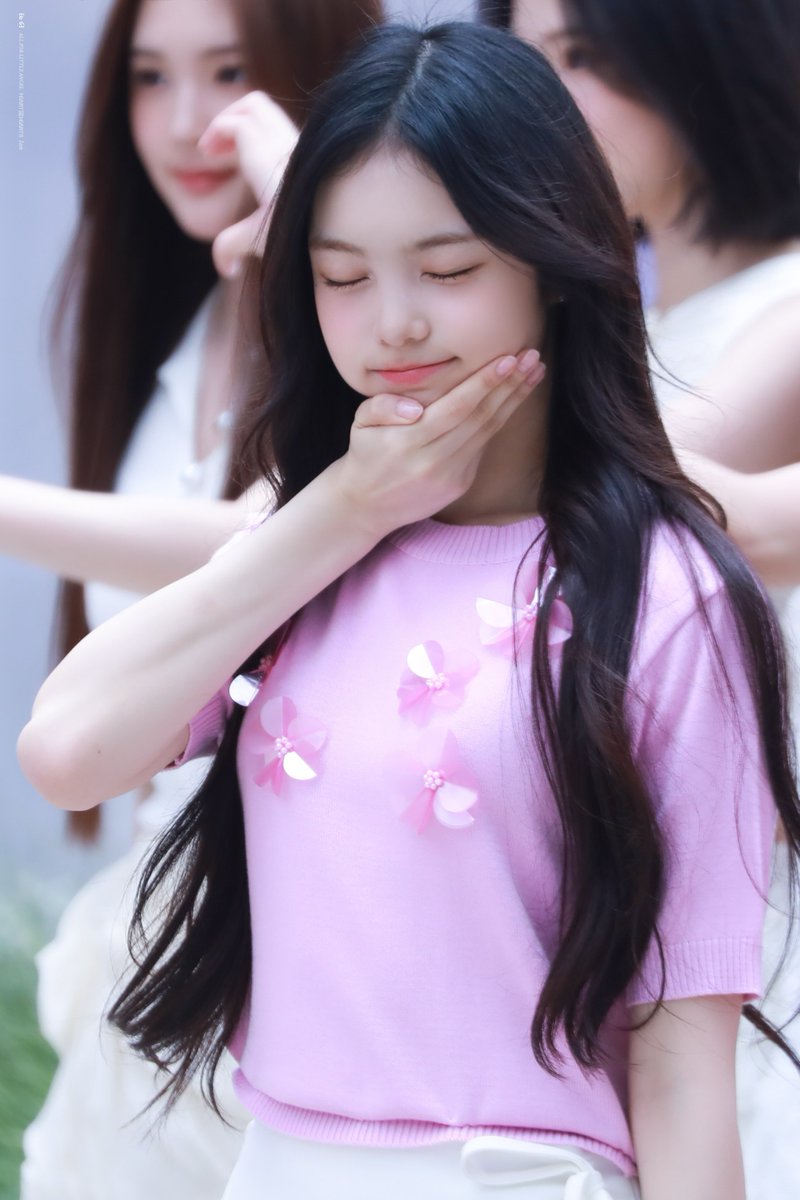 250515 무신사

#IAN #이안 
#Hearts2Hearts #하츠투하츠